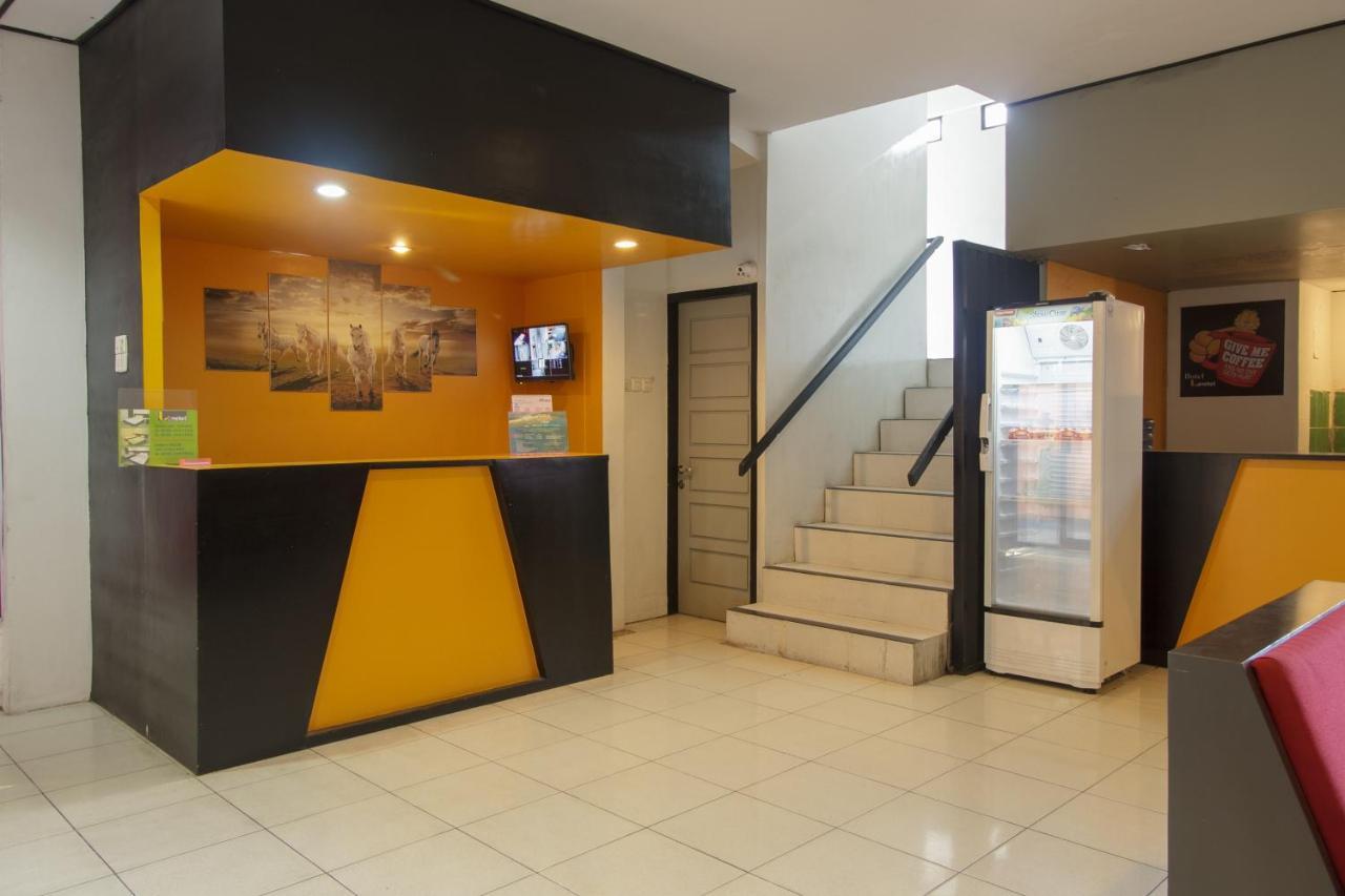 Reddoorz Near Jalan Sudirman Padang Hotel Eksteriør billede