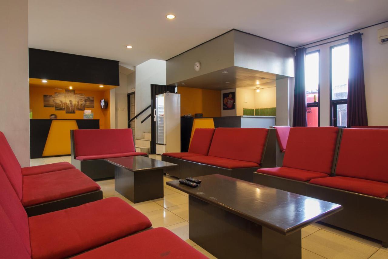 Reddoorz Near Jalan Sudirman Padang Hotel Eksteriør billede
