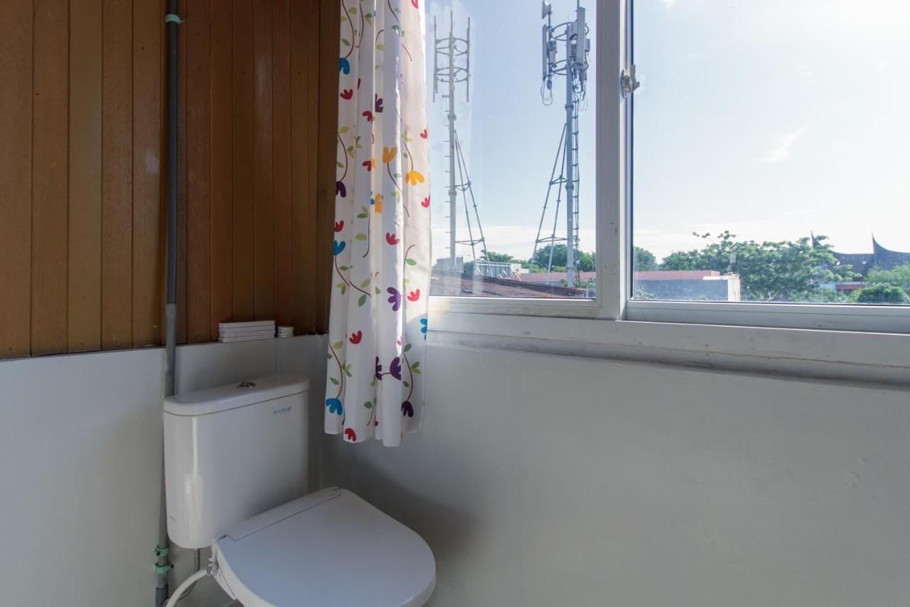Reddoorz Near Jalan Sudirman Padang Hotel Eksteriør billede
